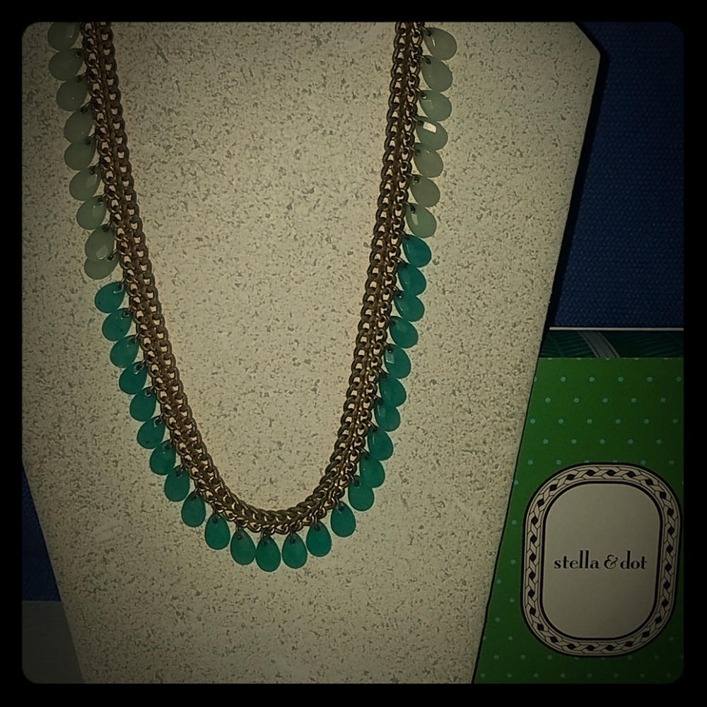 Stella and Dot Statement Necklace